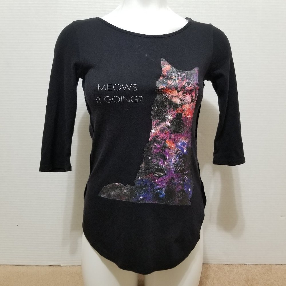 Total Girl top Large 14 Meows It Going? galaxy outerspace cat graphic curved hem
